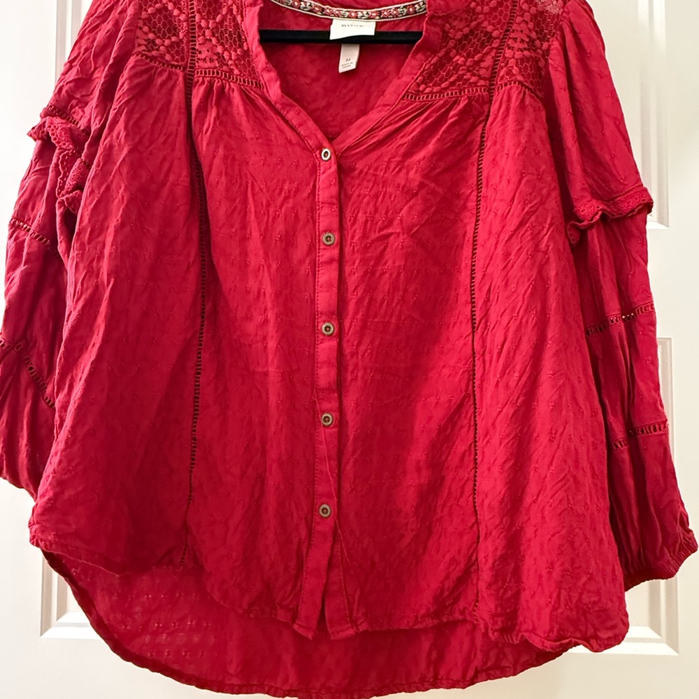 3/10$ Knox Rose Red Button-Up Lace Blouse